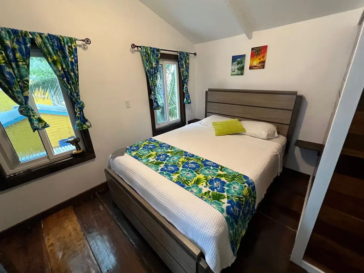 small bedroom with flower styled theme