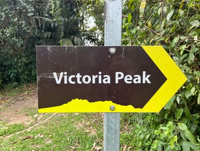 victoria peak sign